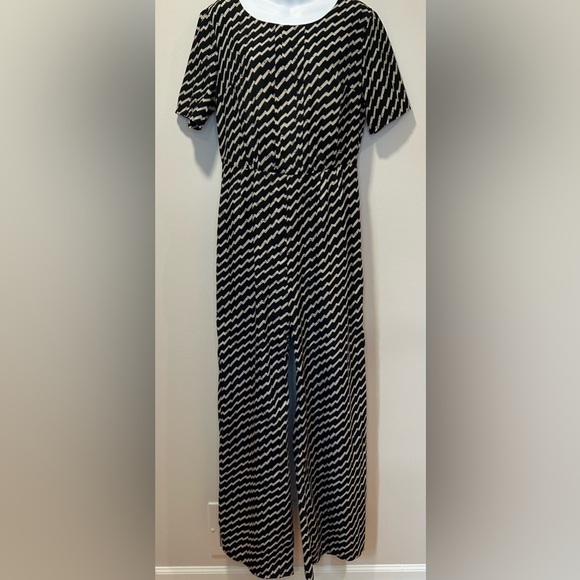 Gianni Bini Short Sleeved Geometric Print Jumpsuit Size Large Dressy Elegant - Picture 1 of 9